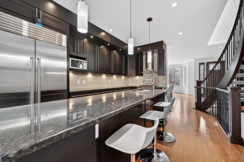 1924 48 Avenue Sw, Calgary, AB - Indoor Photo Showing Kitchen With Upgraded Kitchen