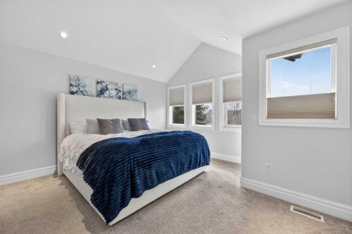 1924 48 Avenue Sw, Calgary, AB - Indoor Photo Showing Bedroom