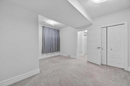 1924 48 Avenue Sw, Calgary, AB - Indoor Photo Showing Other Room