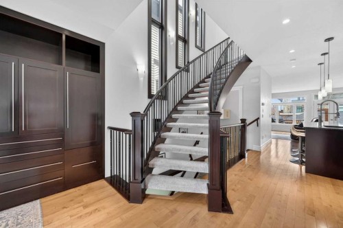 1924 48 Avenue Sw, Calgary, AB - Indoor Photo Showing Other Room