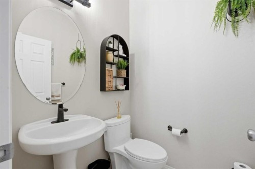 26 Sage Valley Mews Nw, Calgary, AB - Indoor Photo Showing Bathroom