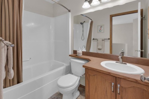 105 Everstone Way Sw, Calgary, AB 