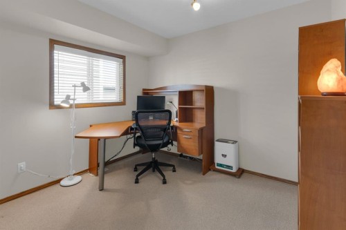 105 Everstone Way Sw, Calgary, AB 