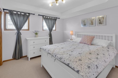 105 Everstone Way Sw, Calgary, AB 