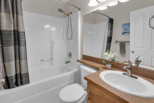 105 Everstone Way Sw, Calgary, AB 