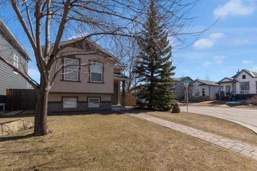 105 Everstone Way Sw, Calgary, AB 