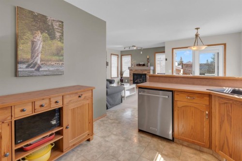 105 Everstone Way Sw, Calgary, AB 