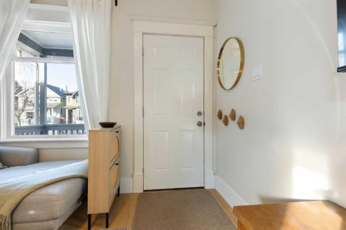 317 18 Avenue Nw, Calgary, AB - Indoor