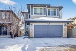 28 Evansview Manor NW Calgary, AB T3P 0J7