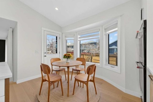 42 Sunvista Crescent Se, Calgary, AB - Indoor Photo Showing Dining Room