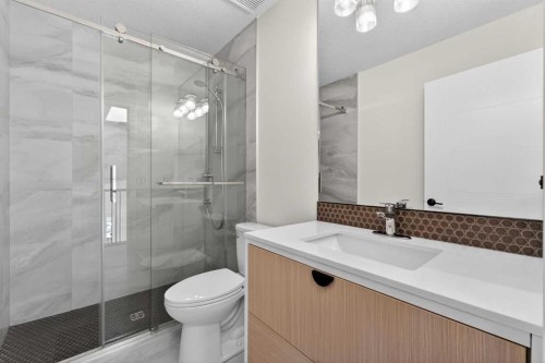 42 Sunvista Crescent Se, Calgary, AB - Indoor Photo Showing Bathroom