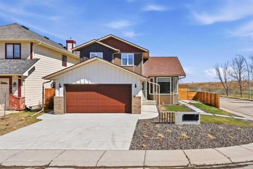 42 Sunvista Crescent Se, Calgary, AB - Outdoor