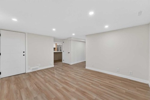42 Sunvista Crescent Se, Calgary, AB - Indoor Photo Showing Other Room