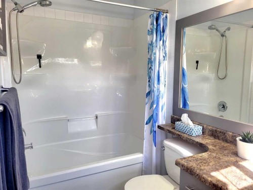 144 Kirpatrick Way, Leduc, AB - Indoor Photo Showing Bedroom