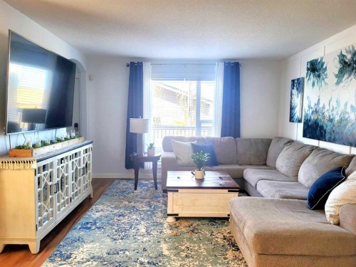 144 Kirpatrick Way, Leduc, AB - Indoor Photo Showing Living Room