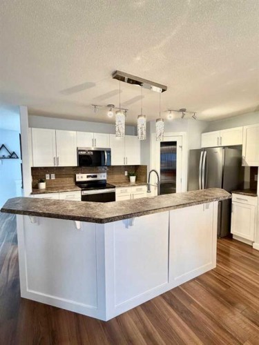 144 Kirpatrick Way, Leduc, AB - Indoor Photo Showing Dining Room