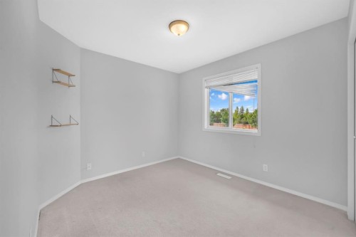 171 Willowbrook Drive Nw, Airdrie, AB - Indoor Photo Showing Other Room