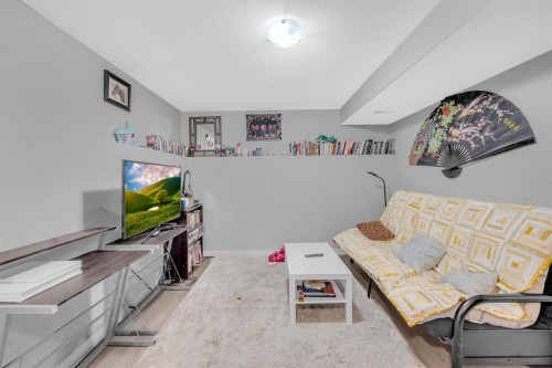 171 Willowbrook Drive Nw, Airdrie, AB - Indoor Photo Showing Other Room