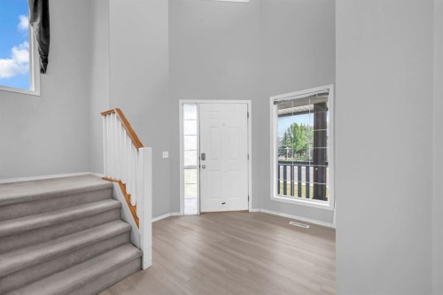 171 Willowbrook Drive Nw, Airdrie, AB - Indoor Photo Showing Other Room