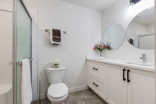 1903 Mccaskill Drive, Crossfield, AB - Indoor Photo Showing Bathroom