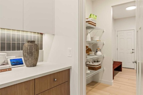 103 Silver Spruce Grove, Calgary, AB - Indoor