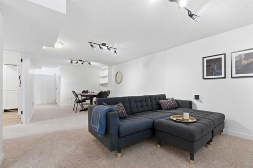 1907 Kelwood Drive Sw, Calgary, AB - Indoor Photo Showing Other Room