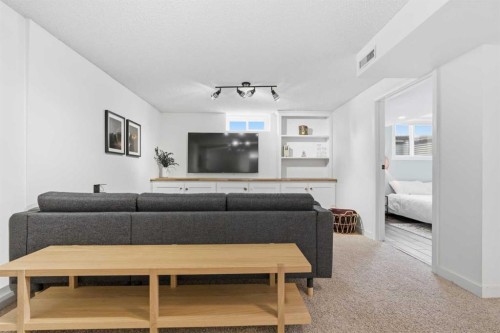 1907 Kelwood Drive Sw, Calgary, AB - Indoor