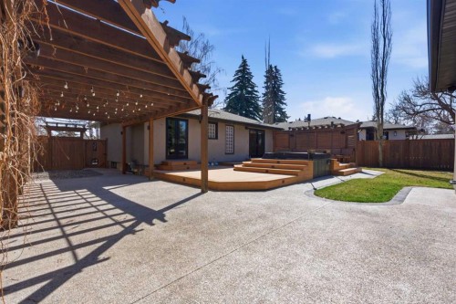 1907 Kelwood Drive Sw, Calgary, AB - Outdoor