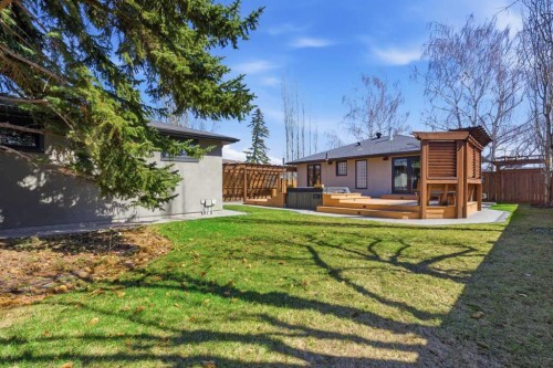 1907 Kelwood Drive Sw, Calgary, AB - Outdoor