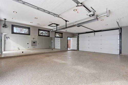 1907 Kelwood Drive Sw, Calgary, AB - Indoor Photo Showing Garage