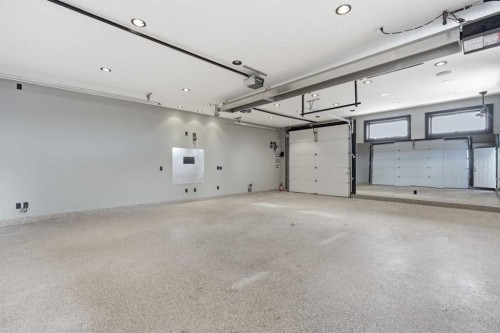 1907 Kelwood Drive Sw, Calgary, AB - Indoor Photo Showing Garage
