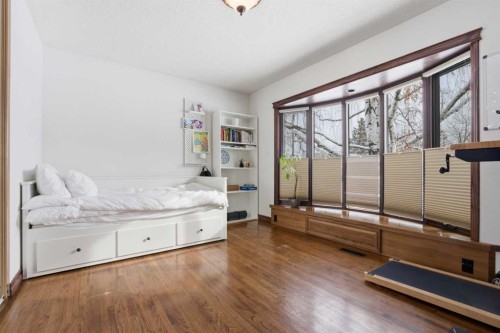 1907 Kelwood Drive Sw, Calgary, AB - Indoor Photo Showing Bedroom