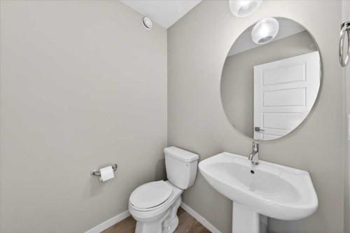 168 Corner Meadows Way Ne, Calgary, AB - Indoor Photo Showing Bathroom