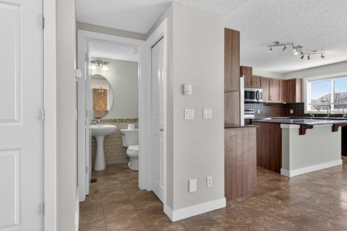 43 Sage Hill Way Nw, Calgary, AB - Indoor Photo Showing Kitchen