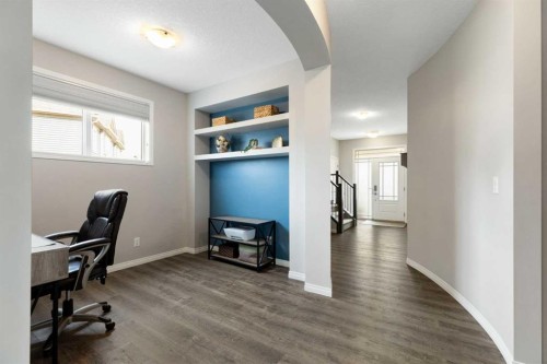 1 Osborne Common Sw, Airdrie, AB - Indoor Photo Showing Office