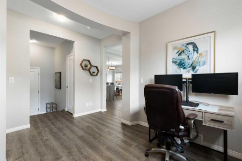 1 Osborne Common Sw, Airdrie, AB - Indoor Photo Showing Office