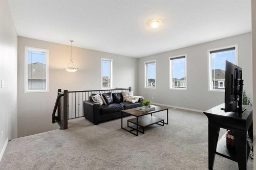 1 Osborne Common Sw, Airdrie, AB - Indoor Photo Showing Living Room