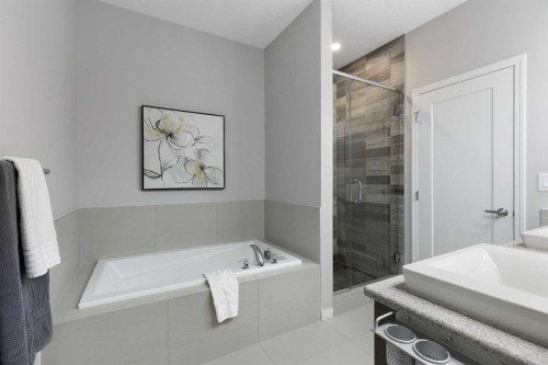 1 Osborne Common Sw, Airdrie, AB - Indoor Photo Showing Bathroom