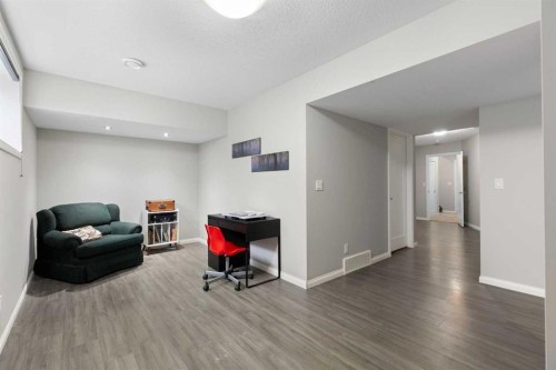 1 Osborne Common Sw, Airdrie, AB - Indoor Photo Showing Other Room