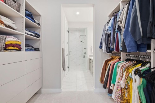 408 Crestridge Common Sw, Calgary, AB - Indoor With Storage