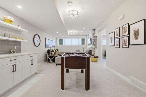 408 Crestridge Common Sw, Calgary, AB - Indoor Photo Showing Other Room