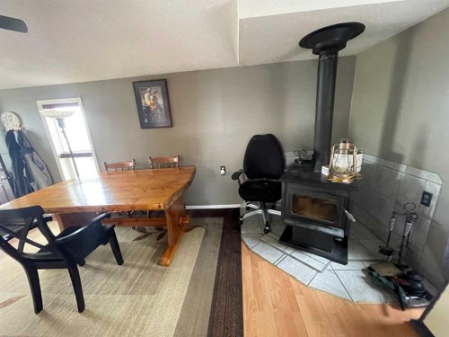 39 Southridge Crescent, Didsbury, AB - Indoor Photo Showing Dining Room