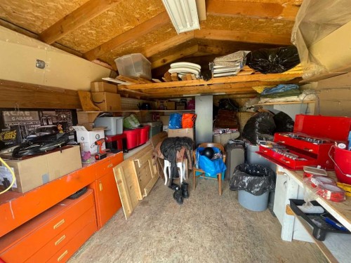 39 Southridge Crescent, Didsbury, AB - Indoor Photo Showing Other Room