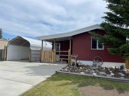 39 Southridge Crescent, Didsbury, AB - Outdoor