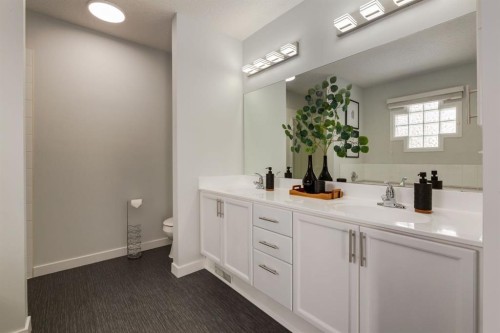 82 Hidden Ridge View Nw, Calgary, AB - Indoor Photo Showing Bathroom