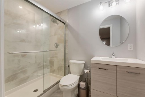 82 Hidden Ridge View Nw, Calgary, AB - Indoor Photo Showing Bathroom