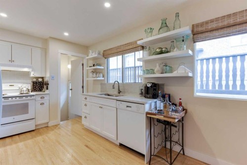 1333 Rosehill Drive Nw, Calgary, AB - Indoor Photo Showing Kitchen
