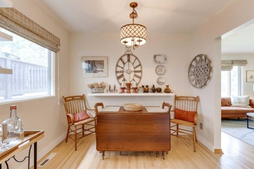 1333 Rosehill Drive Nw, Calgary, AB - Indoor Photo Showing Dining Room