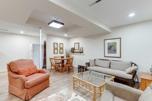 1333 Rosehill Drive Nw, Calgary, AB - Indoor