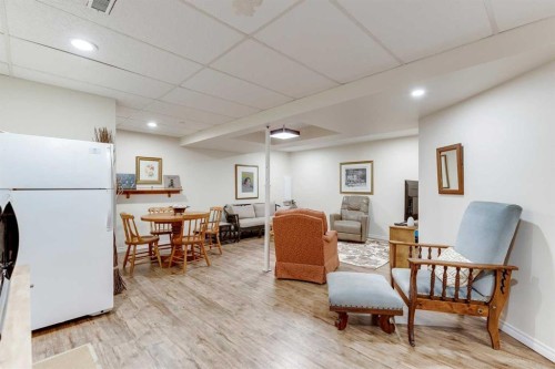 1333 Rosehill Drive Nw, Calgary, AB - Indoor